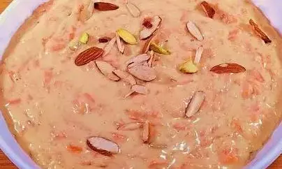 महाशिवरात्रि के पावन अवसर पर रख रहे हैं व्रत, तो इस रेसिपी को ट्राई करके बनाएं गाजर की शानदार खीर