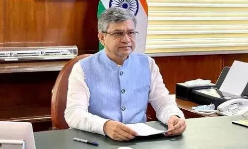 अचानक नई दिल्ली रेलवे स्टेशन पर पहुंचे रेल मंत्री अश्विनी वैष्णव, महाशिवरात्रि की तैयारियों के बारे में दी जानकारी