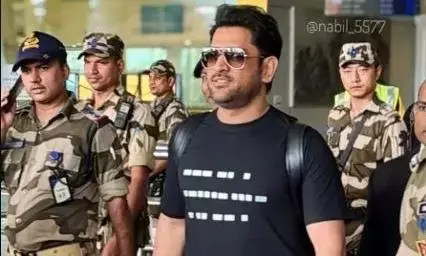 माही के टी-शर्ट ने बढ़ाई फैंस की टेंशन, क्या इस बार कह देंगे आईपीएल को भी अलविदा?