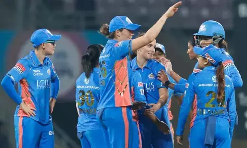 ब्रंट की आंधी में उड़ा यूपी वॉरियर्स, मुंबई इंडियंस ने लगाई जीत की हैट्रिक, 8 विकेटों से अपने नाम किया मुकाबला ब्रंट की आंधी में उड़ा यूपी वॉरियर्स, मुंबई इंडियंस ने लगाई जीत की हैट्रिक, 8 विकेटों से अपने नाम किया मुकाबला