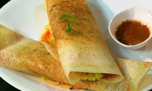 घर पर मार्केट जैसा मसाला डोसा चाहते हैं बनाना, तो इस शानदार और आसान रेसिपी को करें ट्राई, 15 मिनट में बन जाएगा डोसा घर पर मार्केट जैसा मसाला डोसा चाहते हैं बनाना, तो इस शानदार और आसान रेसिपी को करें ट्राई, 15 मिनट में बन जाएगा डोसा