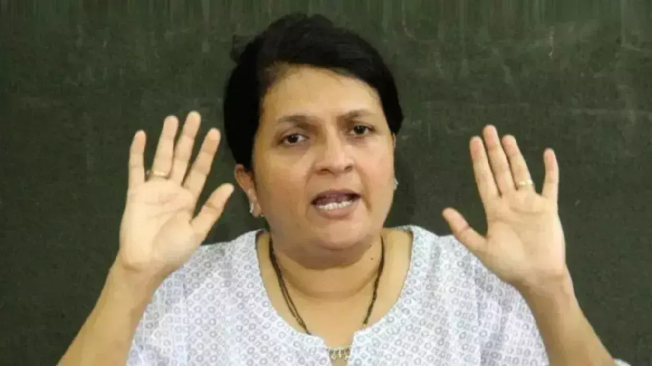 अंजलि दमानिया की चेतावनी, सोमवार तक धनंजय मुंडे का इस्तीफा नहीं लिया तो.....! अंजलि दमानिया की चेतावनी, सोमवार तक धनंजय मुंडे का इस्तीफा नहीं लिया तो.....!