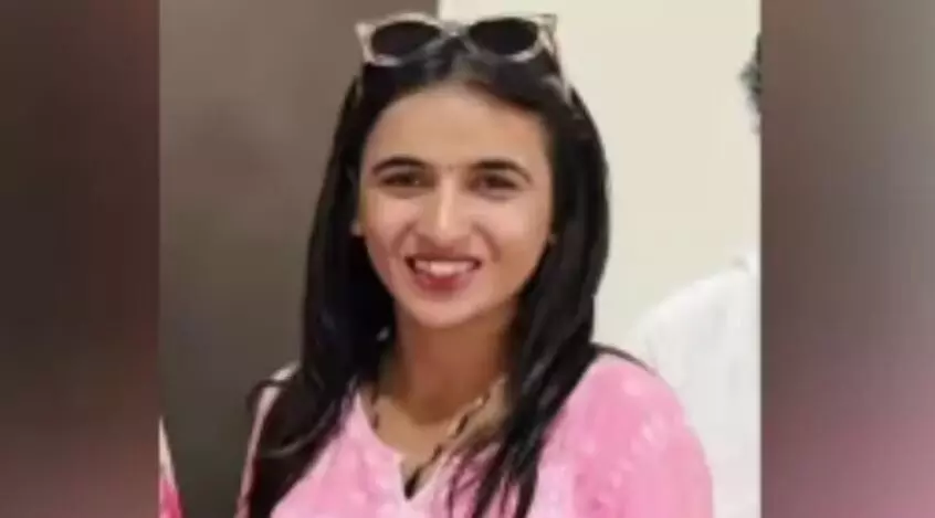 कांग्रेस की महिला नेता का सूटकेस में शव मिलने से मचा हड़कंप, राहुल गांधी के साथ भारत जोड़ो यात्रा में आई थी नजर कांग्रेस की महिला नेता का सूटकेस में शव मिलने से मचा हड़कंप, राहुल गांधी के साथ भारत जोड़ो यात्रा में आई थी नजर