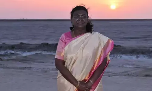 राष्ट्रपति द्रौपदी मुर्मू ने सिंधु घाटी सभ्यता से जुडे शहर धोलावीरा का किया दौरा राष्ट्रपति द्रौपदी मुर्मू ने सिंधु घाटी सभ्यता से जुडे शहर धोलावीरा का किया दौरा