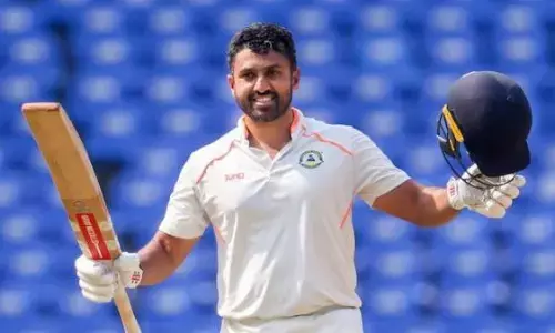 रोमांचक हुआ रणजी ट्रॉफी का फाइनल मुकाबला, करुण नायर ने शतक जड़ मचाई खलबली रोमांचक हुआ रणजी ट्रॉफी का फाइनल मुकाबला, करुण नायर ने शतक जड़ मचाई खलबली