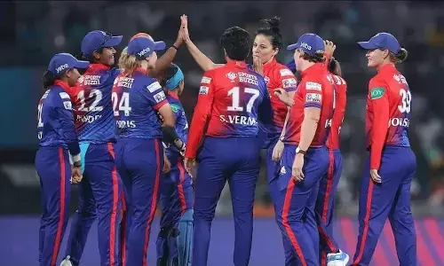 बेकार गई एलिस पेरी की नाबाद अर्धशतकीय पारी, शेफाली-जेस की साझेदारी के बदौलत दिल्ली कैपिटल्स ने 9 विकेटों से दर्ज की जीत बेकार गई एलिस पेरी की नाबाद अर्धशतकीय पारी, शेफाली-जेस की साझेदारी के बदौलत दिल्ली कैपिटल्स ने 9 विकेटों से दर्ज की जीत