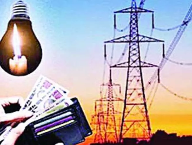 बिल अधिक आने पर मीटर रीडर से मारपीट, दांत से काटा बिल अधिक आने पर मीटर रीडर से मारपीट, दांत से काटा