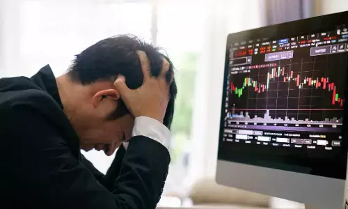 शेयर बाजार धोखाधड़ी मामले में पूर्व सेबी प्रमुख और पांच अन्य के खिलाफ एफआईआर का आदेश