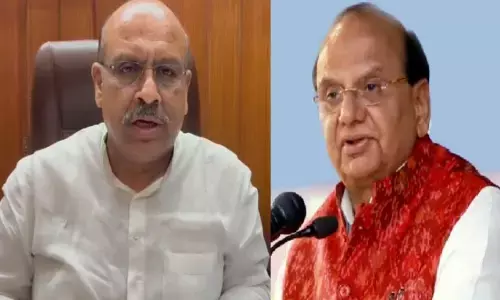 कल होगी LG वीके सक्सेना और स्पीकर विजेंद्र गुप्ता की मुलाकात, जानें किन मुद्दों पर हो सकती है चर्चा कल होगी LG वीके सक्सेना और स्पीकर विजेंद्र गुप्ता की मुलाकात, जानें किन मुद्दों पर हो सकती है चर्चा