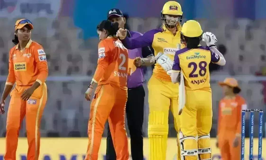 वडोदरा और बेंगलुरु के बाद लखनऊ पहुंचा टूर्नामेंट का कारवां, यहां सबसे पहले होगी यूपी वॉरियर्स और गुजरात जायंट्स की भिडंत, जाने संभावित पलेइंग इलेवन वडोदरा और बेंगलुरु के बाद लखनऊ पहुंचा टूर्नामेंट का कारवां, यहां सबसे पहले होगी यूपी वॉरियर्स और गुजरात जायंट्स की भिडंत, जाने संभावित पलेइंग इलेवन