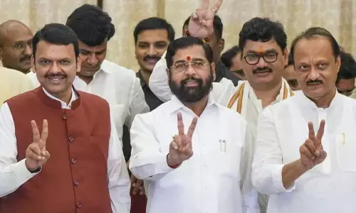 महायुति सरकार में तनातनी के खबरों पर CM देवेंद्र फडणवीस का जवाब, गठबंधन में ऑल इज वेल का किया दावा महायुति सरकार में तनातनी के खबरों पर CM देवेंद्र फडणवीस का जवाब, गठबंधन में ऑल इज वेल का किया दावा