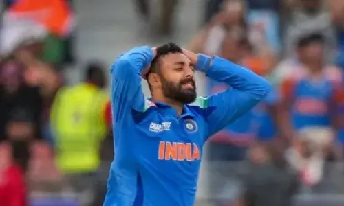 क्या पहले सेमीफाइनल में मिलेगा मिस्ट्री स्पिनर वरुण चक्रवर्ती को मौका? पूर्व दिग्गजों ने दी उन्हें प्लेइंग इलेवन में शामिल करने की सलाह