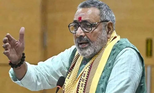 लोग दूसरे पर कम ज्ञान दें और अपनी फिटनेस पर ज्यादा ध्यान दें, कांग्रेस प्रवक्ता के रोहित शर्मा को लेकर दिए बयान पर बोले गिरीराज सिंह