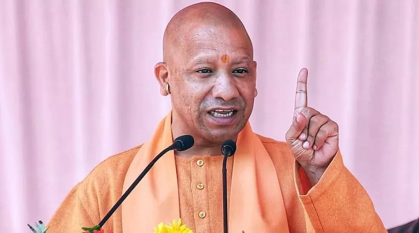 विधानसभा में CM योगी ने दी चेतावनी, अंसल ग्रुप के खिलाफ कार्रवाई की कही बात विधानसभा में CM योगी ने दी चेतावनी, अंसल ग्रुप के खिलाफ कार्रवाई की कही बात