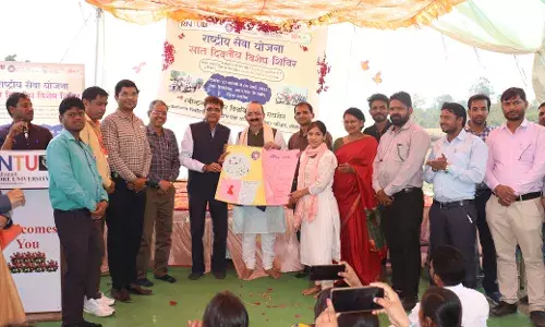 आरएनटीयू एनएसएस के सात दिवसीय ग्रामीण आवासीय शिविर का हुआ उद्घाटन आरएनटीयू एनएसएस के सात दिवसीय ग्रामीण आवासीय शिविर का हुआ उद्घाटन
