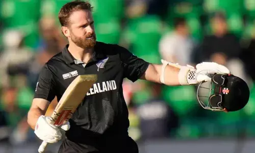 19 हजारी बने विलियमसन, शतकीय पारी के बदौलत लगाई रिकॉर्ड्स की झड़ियां, कई दिग्गजों को छोड़ा पीछे 19 हजारी बने विलियमसन, शतकीय पारी के बदौलत लगाई रिकॉर्ड्स की झड़ियां, कई दिग्गजों को छोड़ा पीछे