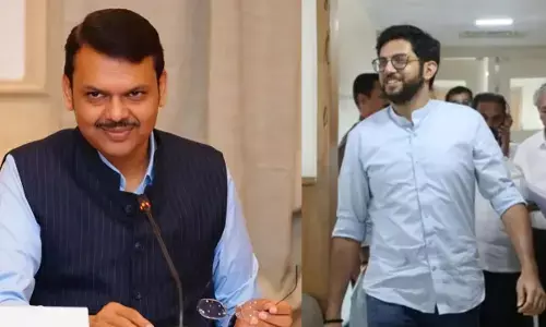 विधानसभा के विरोधी पक्ष नेता के लिए फडणवीस से मिले आदित्य ठाकरे