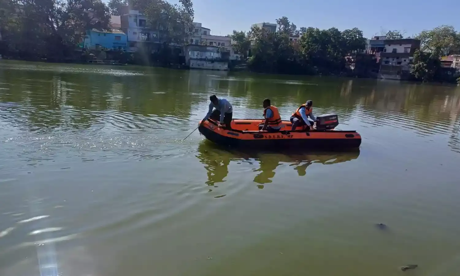 दलदल व चोई में फंसे मिले दोनों छात्रों के शव
