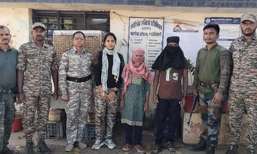 जंगल में रेकी कर रहे 8 लाख के इनामी 2 नक्सली गिरफ्तार