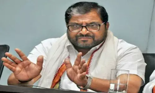 जेल में कैदियों के सामान खरीद में 500 करोड़ का घोटाला, पूर्व सांसद राजू शेट्टी का आरोप जेल में कैदियों के सामान खरीद में 500 करोड़ का घोटाला, पूर्व सांसद राजू शेट्टी का आरोप