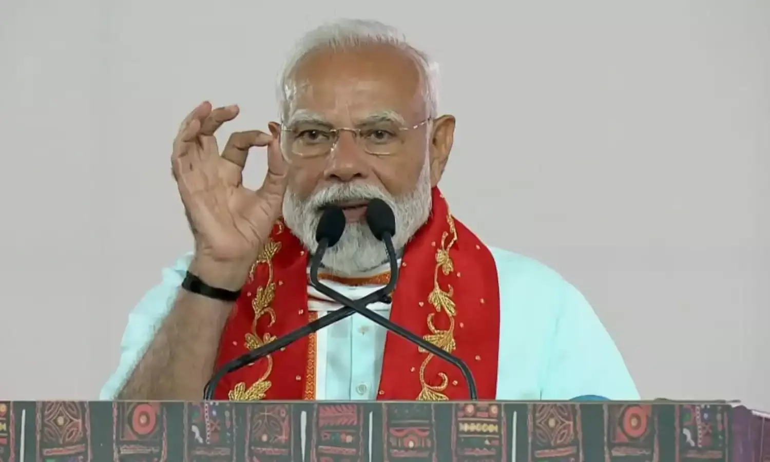सूरत में पीएम मोदी ने जनसभा को किया संबोधित, कहा- मिडिल क्लास का देश के विकास में बहुत बड़ा योगदान