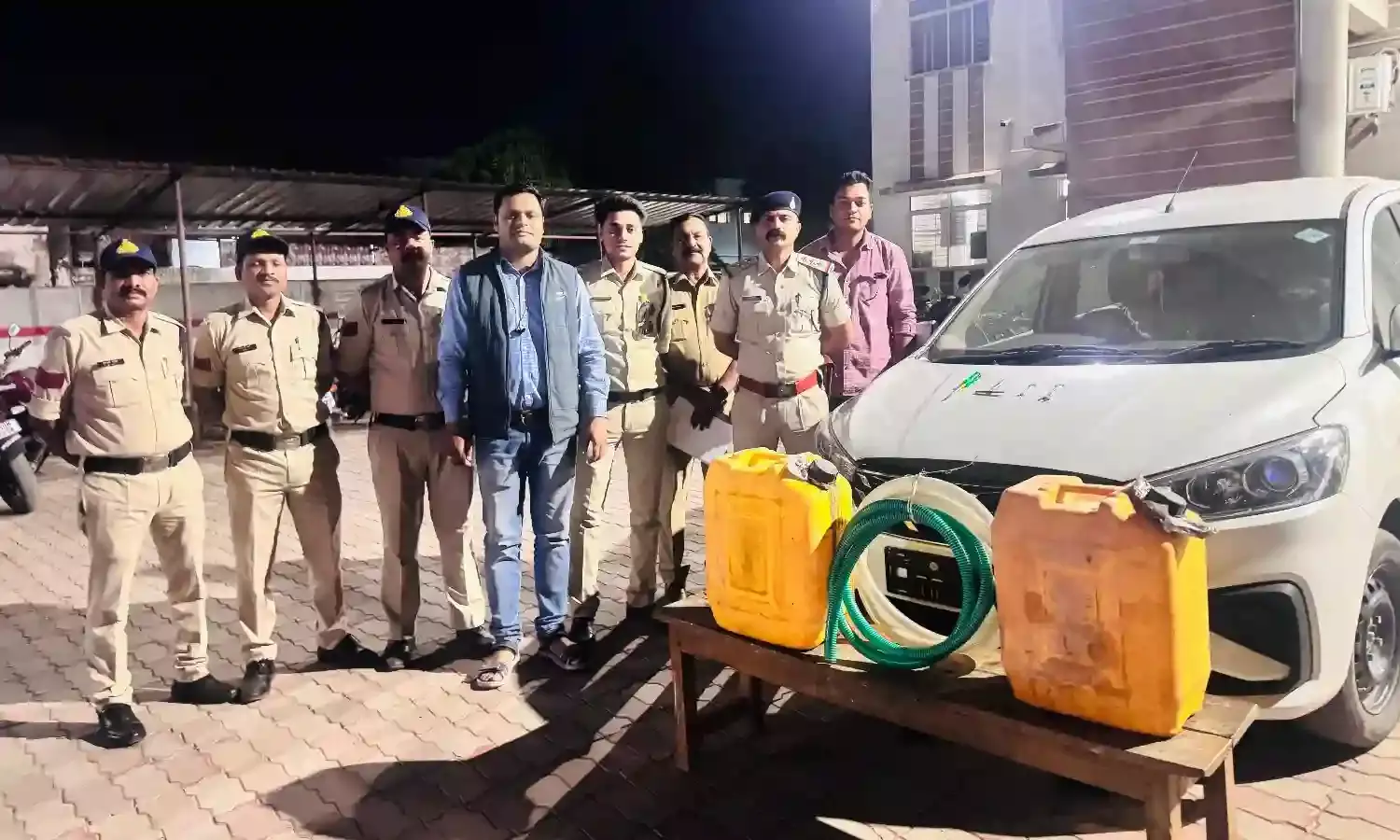 तस्करी करते चार गिरफ्तार,२३ मवेशी कराए मुक्त, बरघाट और बंडोल पुलिस की कार्रवाई