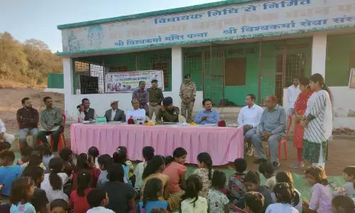 आर्थिक रूप से कमजोर बच्चों के लिए चलाया जा रहा नि:शुल्क अध्यापन केन्द्र