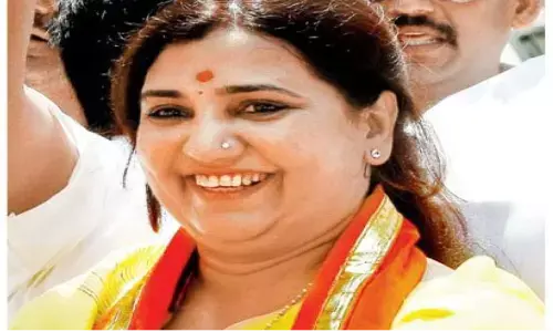 अवैध होर्डिंग मामले में विधानसभा में सत्ता पक्ष ने अपनी ही मंत्री को घेरा