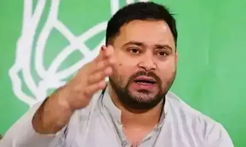 महिला दिवस के मौके पर RJD का बड़ा दांव, तेजस्वी यादव ने BETI स्कीम का किया ऐलान महिला दिवस के मौके पर RJD का बड़ा दांव, तेजस्वी यादव ने BETI स्कीम का किया ऐलान