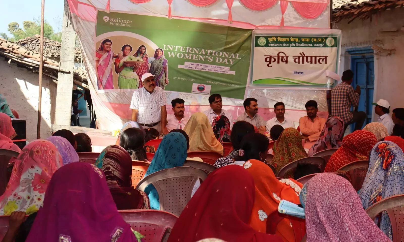 महिला दिवस पर लोक कल्याण भूमिका समिति द्वारा कार्यक्रम आयोजित महिला दिवस पर लोक कल्याण भूमिका समिति द्वारा कार्यक्रम आयोजित