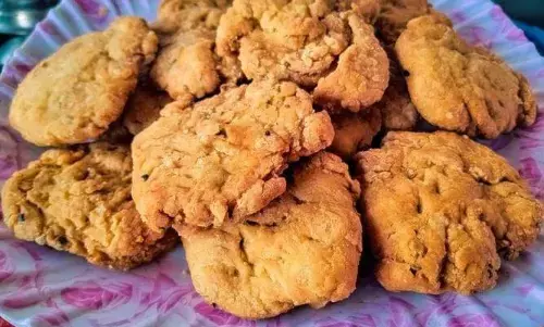 इस होली में बनाना चाहते हैं कुछ स्वादिष्ट, तो मसाला मठरी की इस रेसिपी को करें ट्राई