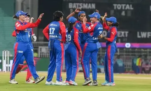 दिल्ली कैपिटल्स बनी टूर्नामेंट की पहले फाइनलिस्ट टीम, अब खिताबी जंग के टिकट के लिए मुंबई इंडियंस और गुजरात जायंट्स के बीच होगी भिड़ंत दिल्ली कैपिटल्स बनी टूर्नामेंट की पहले फाइनलिस्ट टीम, अब खिताबी जंग के टिकट के लिए मुंबई इंडियंस और गुजरात जायंट्स के बीच होगी भिड़ंत