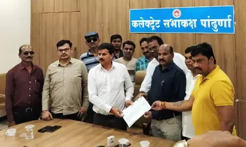 लिंगायत समाज ने कलेक्टर कार्यालय के लिए दी पांच एकड़ जमीन लिंगायत समाज ने कलेक्टर कार्यालय के लिए दी पांच एकड़ जमीन