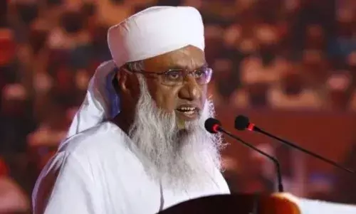 मौलाना खलील उर रहमान का विवादित बयान, यूपी के राज्यमंत्री के तिरपाल वाले बयान पर किया पलटवार, बताया नाली का कीड़ा मौलाना खलील उर रहमान का विवादित बयान, यूपी के राज्यमंत्री के तिरपाल वाले बयान पर किया पलटवार, बताया नाली का कीड़ा