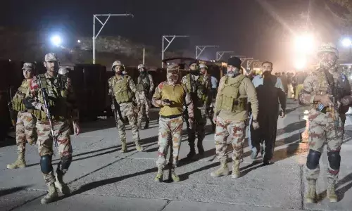 पाकिस्तानी सेना ने किया ट्रेन हाईजैक के सभी बंधक छुड़ाए जाने का दावा, बलूच आर्मी बोली हमने 100 सैनिक मार गिराए पाकिस्तानी सेना ने किया ट्रेन हाईजैक के सभी बंधक छुड़ाए जाने का दावा, बलूच आर्मी बोली हमने 100 सैनिक मार गिराए