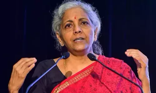 स्टालिन सरकार के ₹ चिन्ह बदलने से तिलमिलाई वित्त मंत्री निर्मला सीतारमण, कहा - खतरनाक मानसिकता