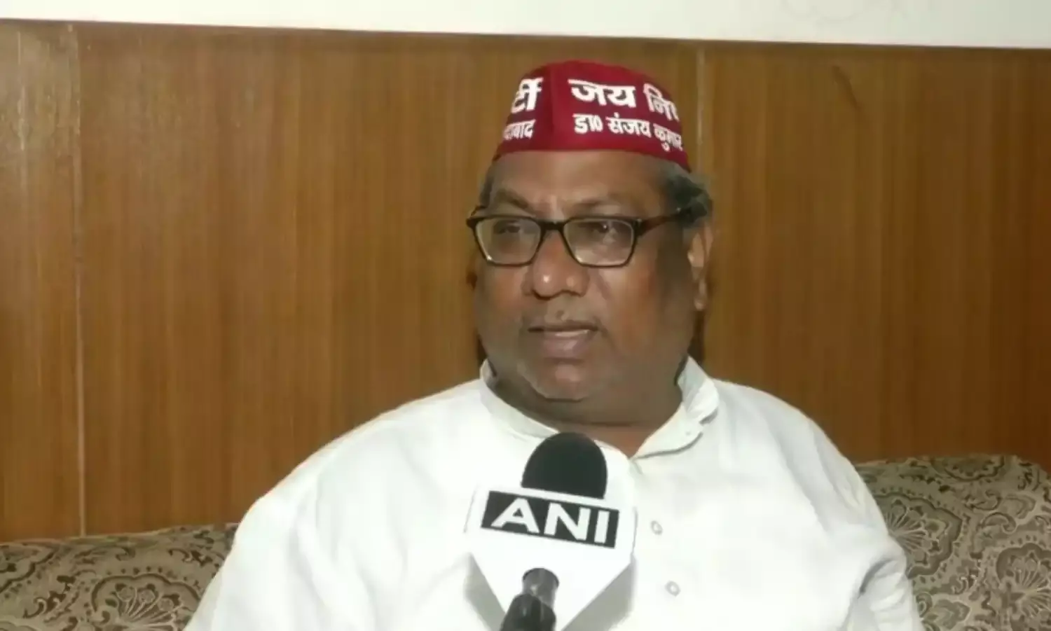 योगी सरकार के मंत्री संजय निषाद का ओवैसी पर बोला हमला, कहा- तलवार के डर से बदल लिय धर्म