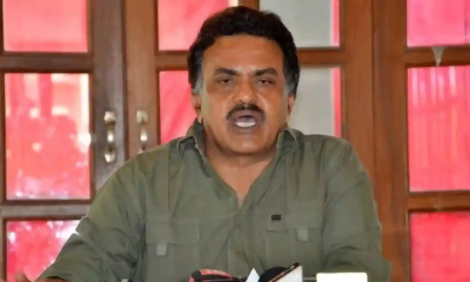 गिरिडीह हिंसा पर शिवसेना नेता संजय निरुपम की सोरेन सरकार से अपील, उपद्रवियों के खिलाफ सख्त कार्रवाई की कही बात