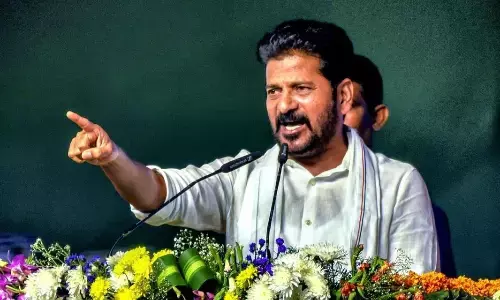 उनके कपड़े उतारकर सार्वजनिक रूप से उनकी परेड कराई जाएगी, जानिए किस पर भड़के तेलंगाना सीएम रेवंत रेड्डी उनके कपड़े उतारकर सार्वजनिक रूप से उनकी परेड कराई जाएगी, जानिए किस पर भड़के तेलंगाना सीएम रेवंत रेड्डी