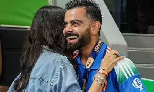 मुश्किल वक्त में अकेले बैठने के बजाय व्यक्तिगत समर्थन रखना पसंद करेंगे किंग कोहली, बीसीसीआई के नियम पर बल्लेबाज ने उठाया सवाल मुश्किल वक्त में अकेले बैठने के बजाय व्यक्तिगत समर्थन रखना पसंद करेंगे किंग कोहली, बीसीसीआई के नियम पर बल्लेबाज ने उठाया सवाल