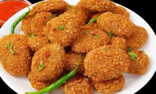 हर दिन एक तरह का खाना खाते-खाते हो गए हैं बोर, तो ट्राई करें ये डिफरेंट स्नैक, क्रिस्पी इतना कि मन कहेगा खा लूं एक बार और हर दिन एक तरह का खाना खाते-खाते हो गए हैं बोर, तो ट्राई करें ये डिफरेंट स्नैक, क्रिस्पी इतना कि मन कहेगा खा लूं एक बार और