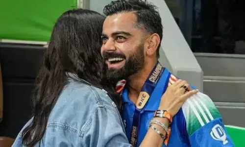 मुश्किल वक्त में अकेले बैठने के बजाय व्यक्तिगत समर्थन रखना पसंद करेंगे किंग कोहली, बीसीसीआई के नियम पर बल्लेबाज ने उठाया सवाल मुश्किल वक्त में अकेले बैठने के बजाय व्यक्तिगत समर्थन रखना पसंद करेंगे किंग कोहली, बीसीसीआई के नियम पर बल्लेबाज ने उठाया सवाल