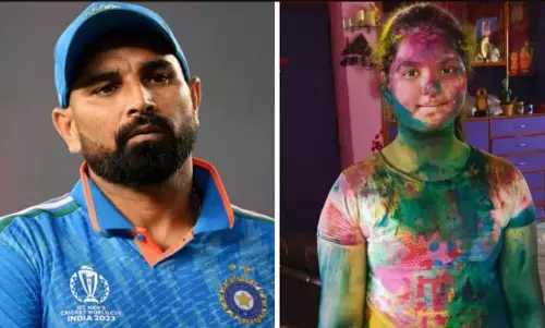 मोहम्मद शमी की लड़की के होली खेलने पर भड़के मौलाना, क्रिकेटर को दी ये नसीहत मोहम्मद शमी की लड़की के होली खेलने पर भड़के मौलाना, क्रिकेटर को दी ये नसीहत