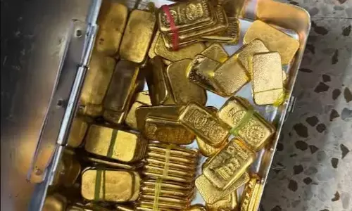 अहमदाबाद के बंद पड़े फ्लैट में मिला 100 किलो सोना और नकदी, देखकर DRI और ATS के उड़े होश