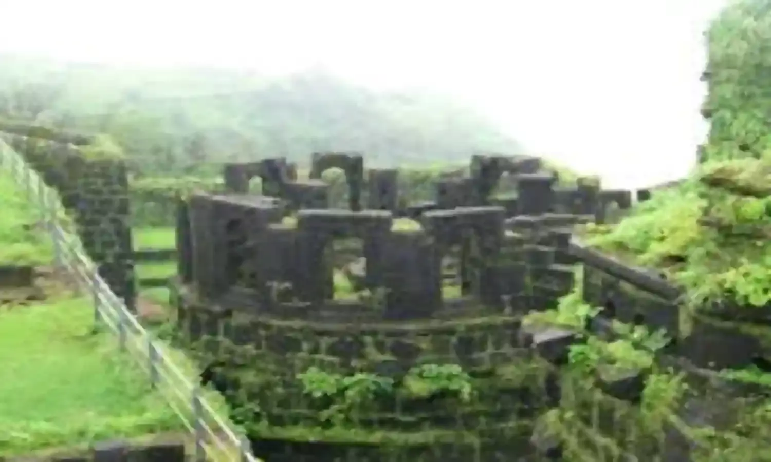 महाराष्ट्र सरकार ने कहा - रायगढ़ में खार भूमि तटबंधों का नहीं हो रहा ड्रोन सर्वेक्षण