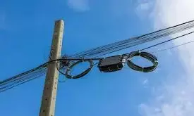 बेतरतीब ढंग से तार फैलाने वाले केबल और इंटरनेट ऑपरेटर्स के खिलाफ होगी कार्रवाई