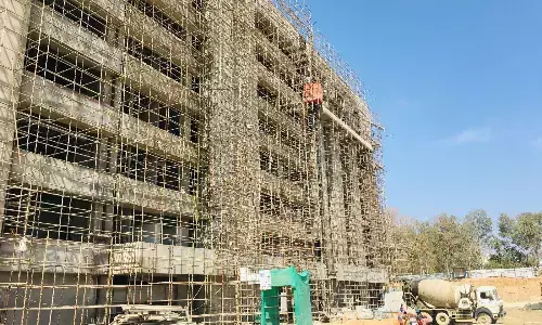 सिम्स के लिए फिलहाल नौ करोड़ का प्रावधान, फंड की कमी न बने निर्माण में रोड़ा, अब तक बेसमेंट, ग्राउंड फ्लोर के अलावा सात मंजिला बिल्डिंग स्ट्रक्चर का हुआ निर्माण