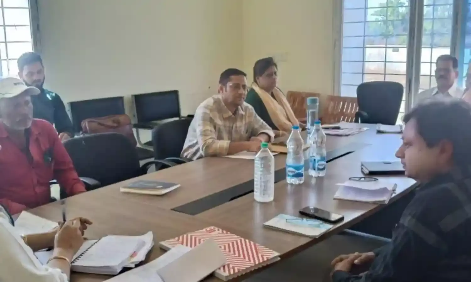 नलजल योजनाओं की धीमी गति पर ठेकेदारों को फटकार, कार्रवाई के लिए एसडीएम ने कलेक्टर को भेजी अनुशंसा