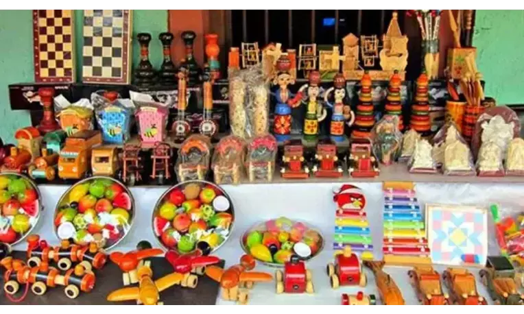 महाराष्ट्र के पारंपरिक हस्तशिल्प और कला को बढ़ावा देने के लिए केंद्र गंभीर