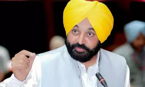 किसानों के विधानसभा घेराव के ऐलान से डरी पंजाब सरकार! विवाद सुलझाने के लिए किसानों नेताओं के साथ करेगी अहम बैठक किसानों के विधानसभा घेराव के ऐलान से डरी पंजाब सरकार! विवाद सुलझाने के लिए किसानों नेताओं के साथ करेगी अहम बैठक